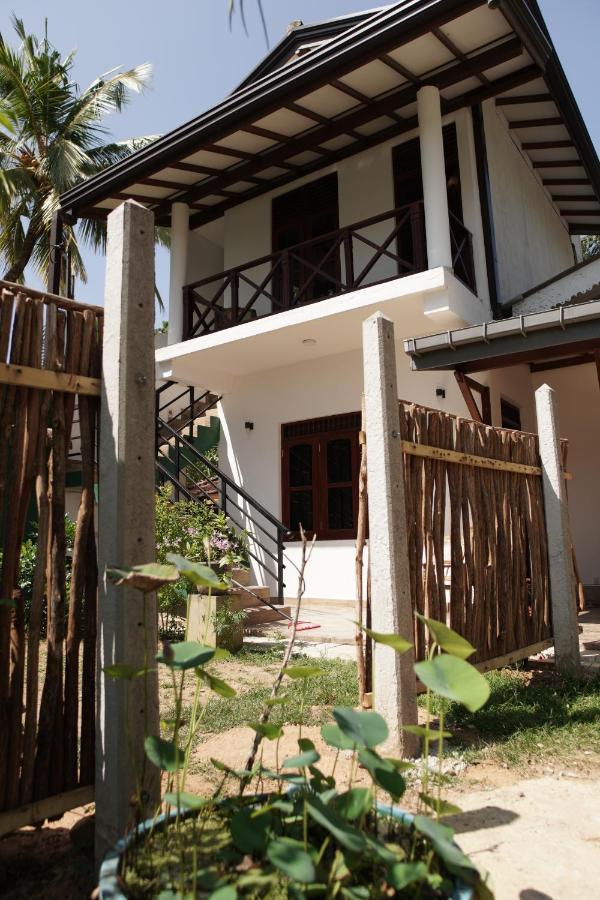 Hotel Surf Nest Hiriketiya à Dikwella Extérieur photo