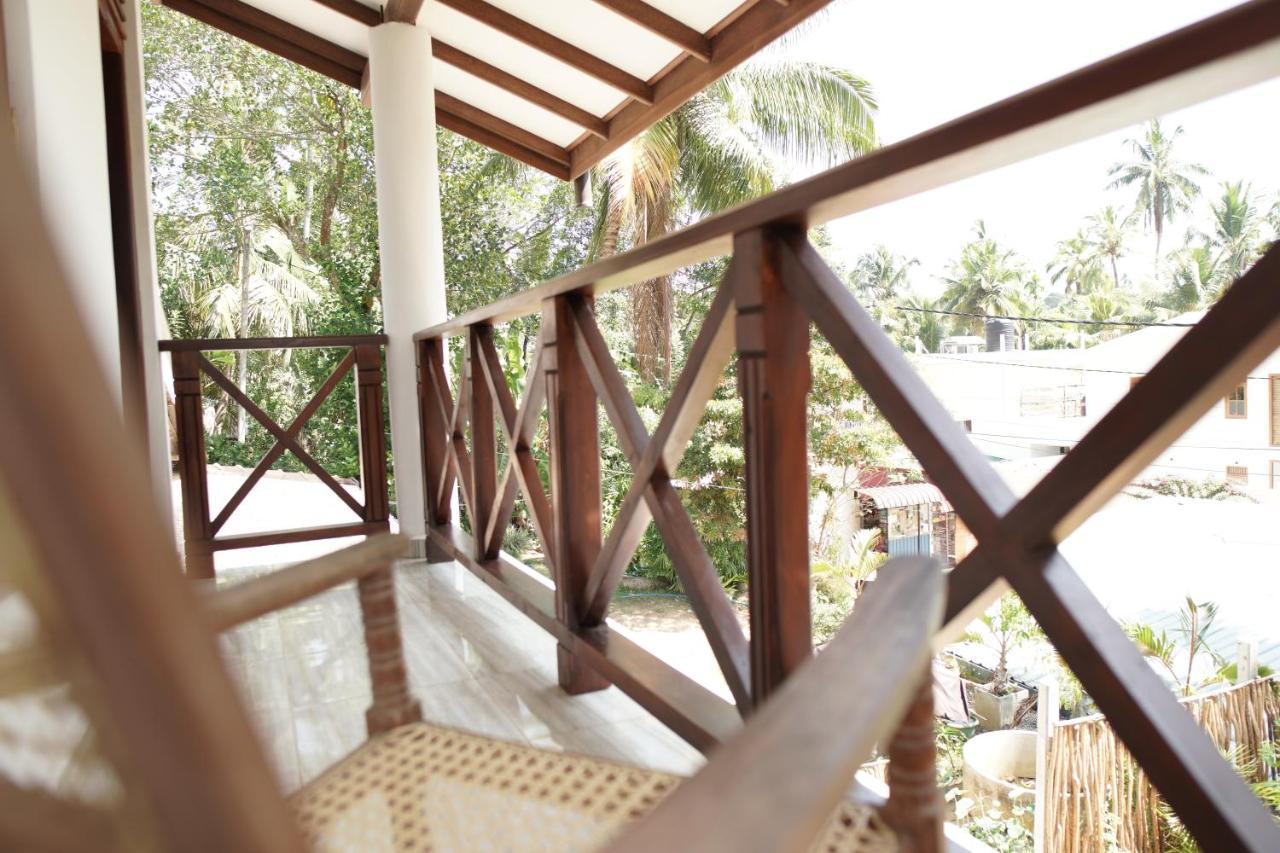 Hotel Surf Nest Hiriketiya à Dikwella Extérieur photo