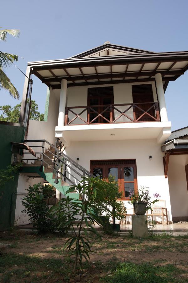 Hotel Surf Nest Hiriketiya à Dikwella Extérieur photo