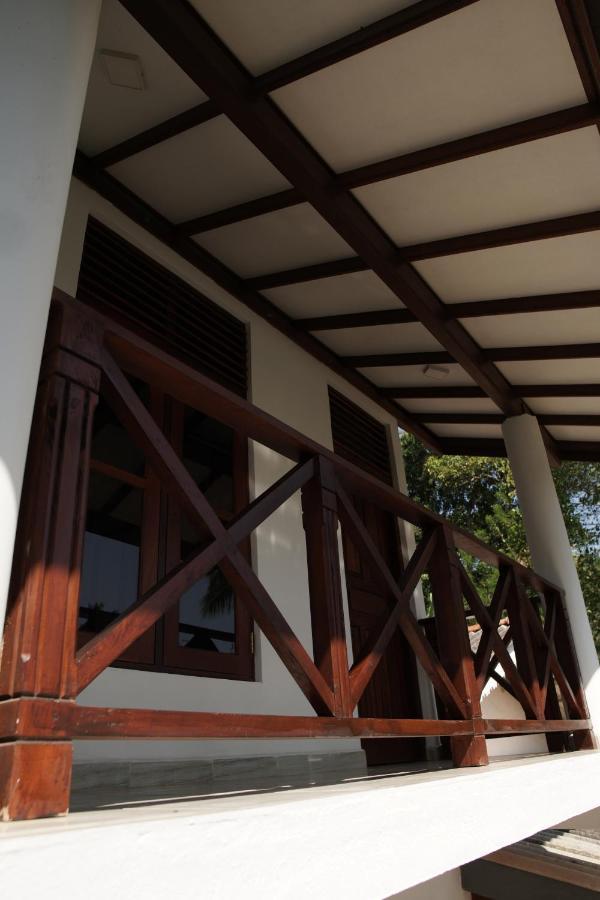 Hotel Surf Nest Hiriketiya à Dikwella Extérieur photo