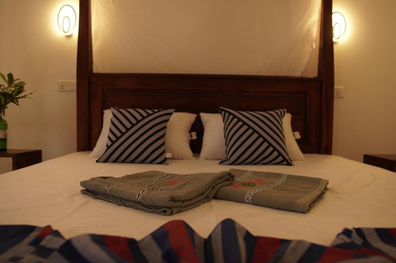 Hotel Surf Nest Hiriketiya à Dikwella Extérieur photo