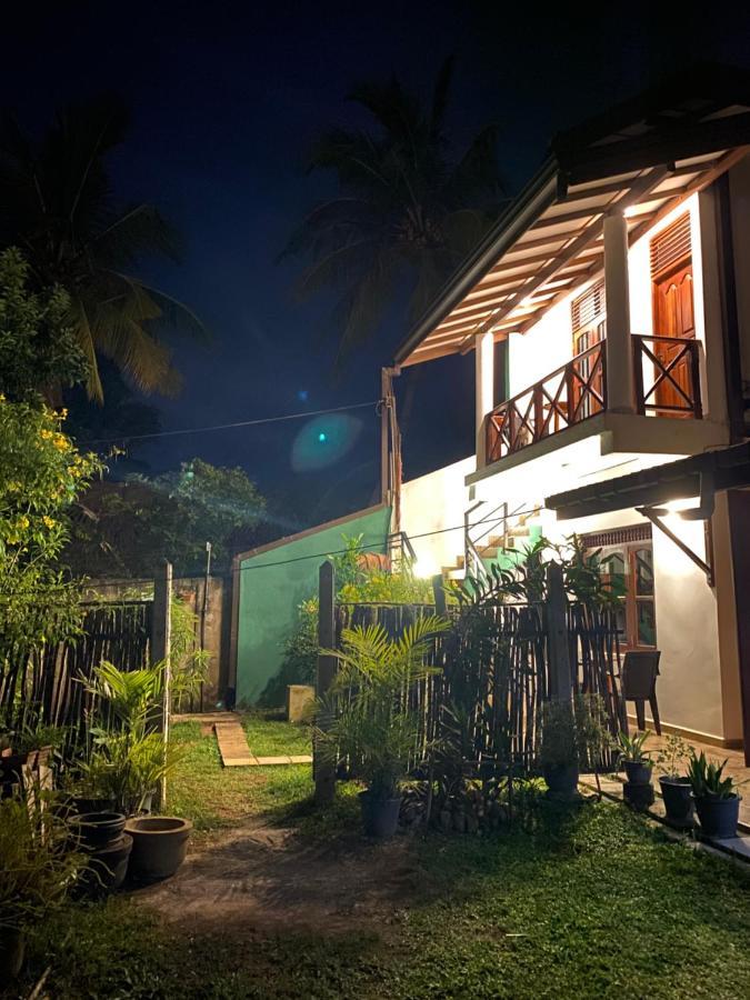 Hotel Surf Nest Hiriketiya à Dikwella Extérieur photo