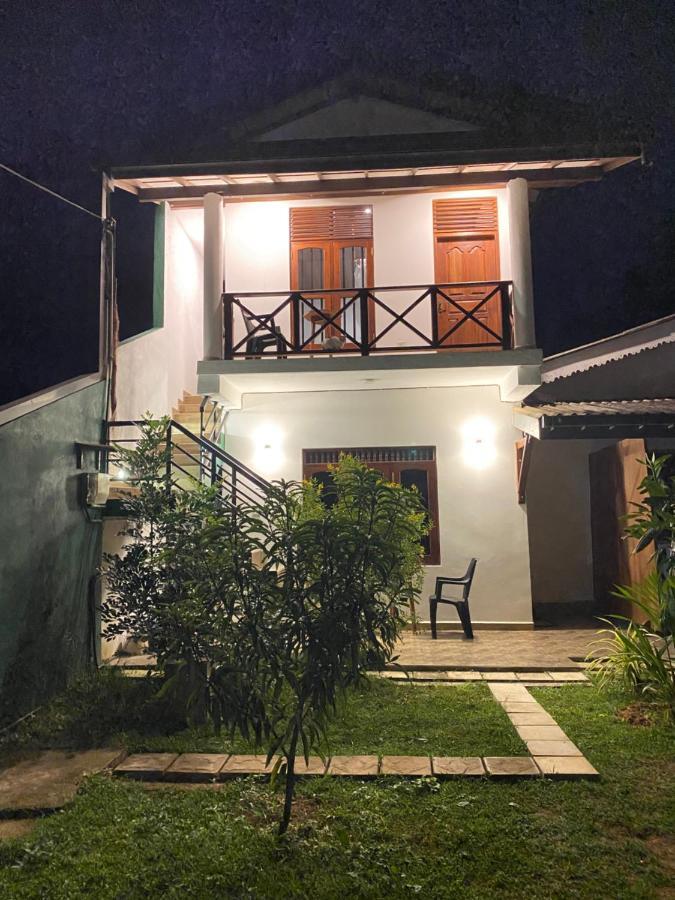 Hotel Surf Nest Hiriketiya à Dikwella Extérieur photo